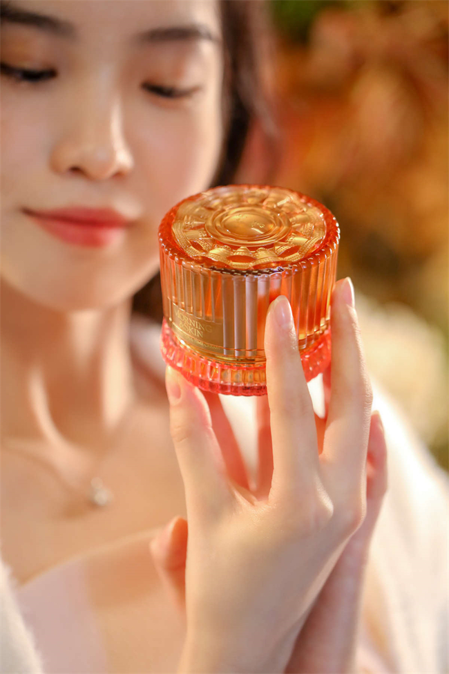 水凝霜让水润不止于表做冬季肌肤的守护者j9九游真人游戏第一平台玫莉蔻至美时光(图5)